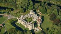L’Allington Castle è in vendita: il castello da fiaba dove cenarono Enrico VIII e Anna Bolena cerca un nuovo proprietario