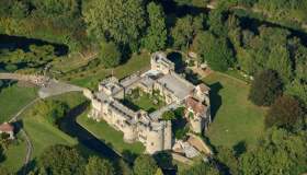 L’Allington Castle è in vendita: il castello da fiaba dove cenarono Enrico VIII e Anna Bolena cerca un nuovo proprietario