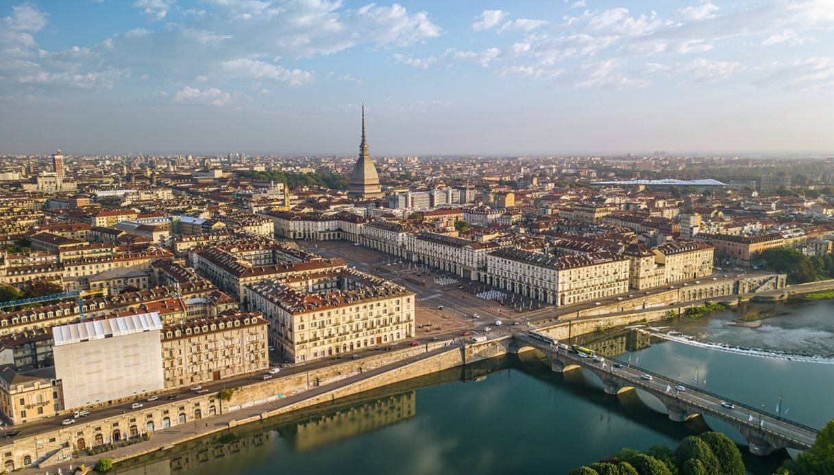 C'è anche Torino tra i luoghi dov'è stata girata "Nord Sud Ovest Est - La leggendaria storia degli 883"