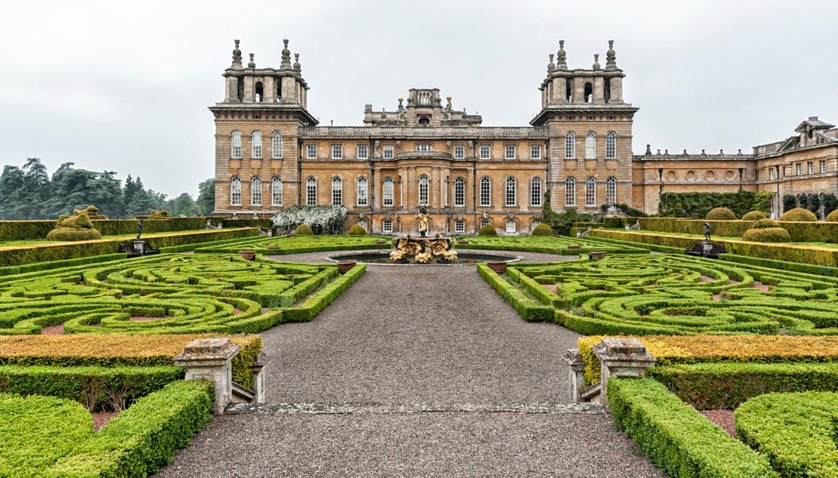 C'è anche il palazzo dove nacque Wiston Churchill tra le location di 
